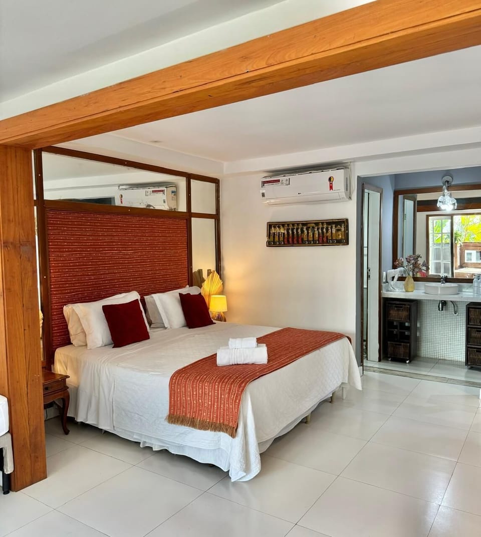 Superior Triple Room, Bathtub | Minibar, WiFi (free), bed sheets