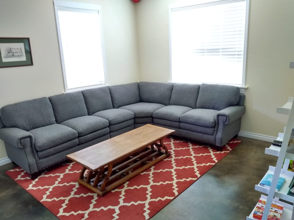 Private Apartment (Puget Suite) | Living area | MP3 dock