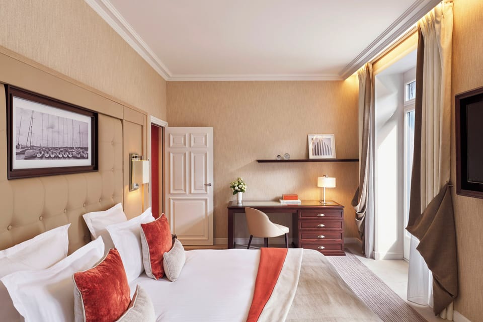 Premium bedding, pillowtop beds, minibar, in-room safe