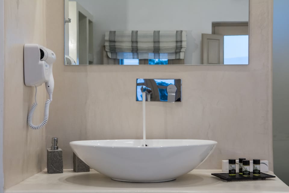 Romantic Suite, Hot Tub, Sea View (Outdoor Hot Tub) | Bathroom sink
