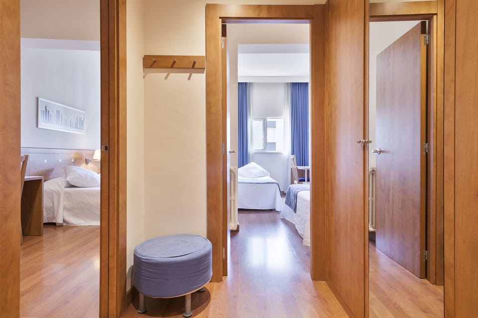 Quadruple Room | In-room safe, desk, blackout drapes, free cribs/infant beds