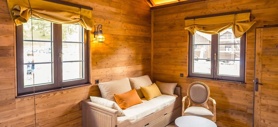 Comfort Suite | Premium bedding, in-room safe, individually decorated, desk