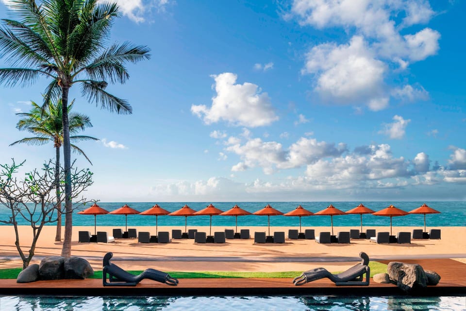3 outdoor pools, free cabanas, pool umbrellas