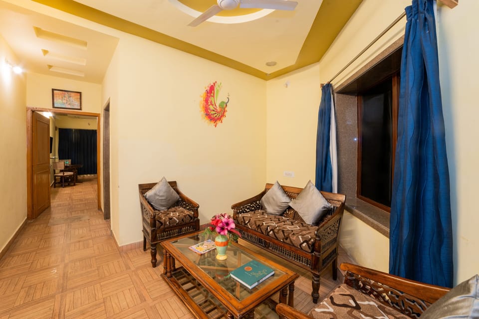 Luxury Suite | Living area | TV
