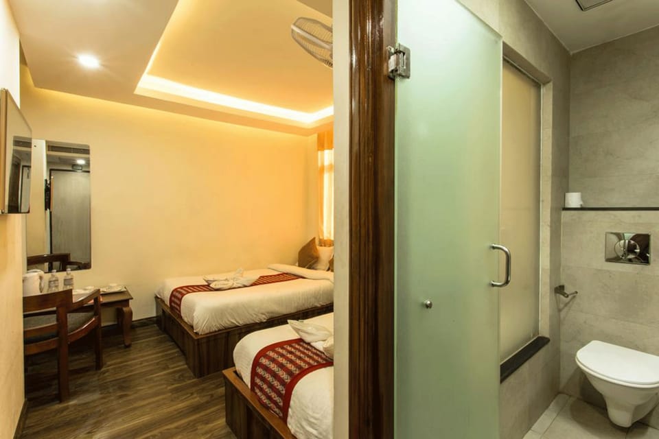 Standard Room | Bathroom | Shower, free toiletries, towels, toilet paper