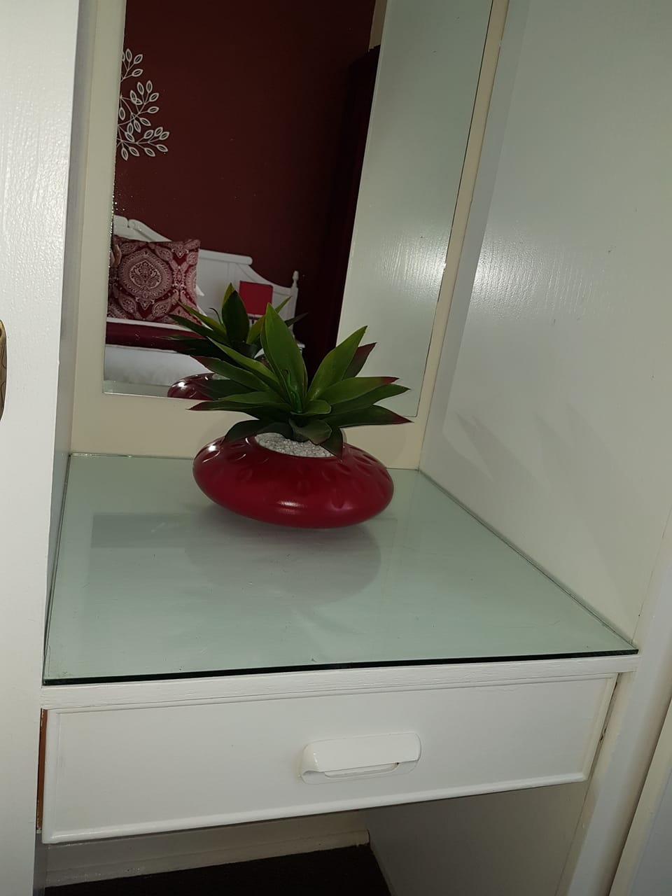 2 Bedroom Apartment | Living area | Flat-screen TV