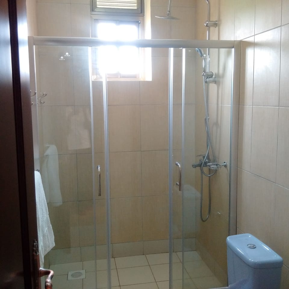 Double Room | Bathroom shower