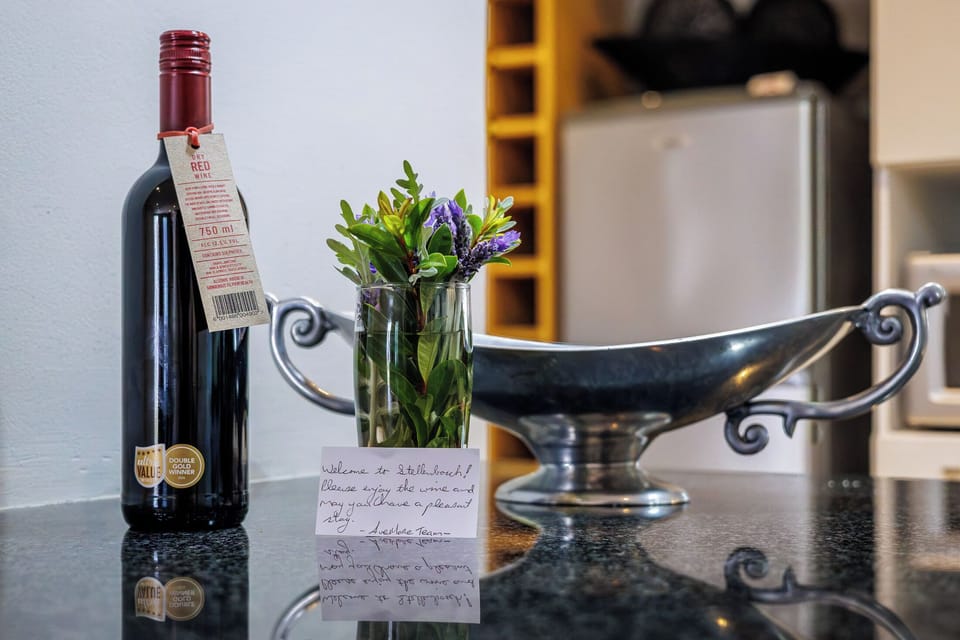 Mareba Court No 9  | Private kitchen | Espresso maker, full-size fridge, microwave, oven