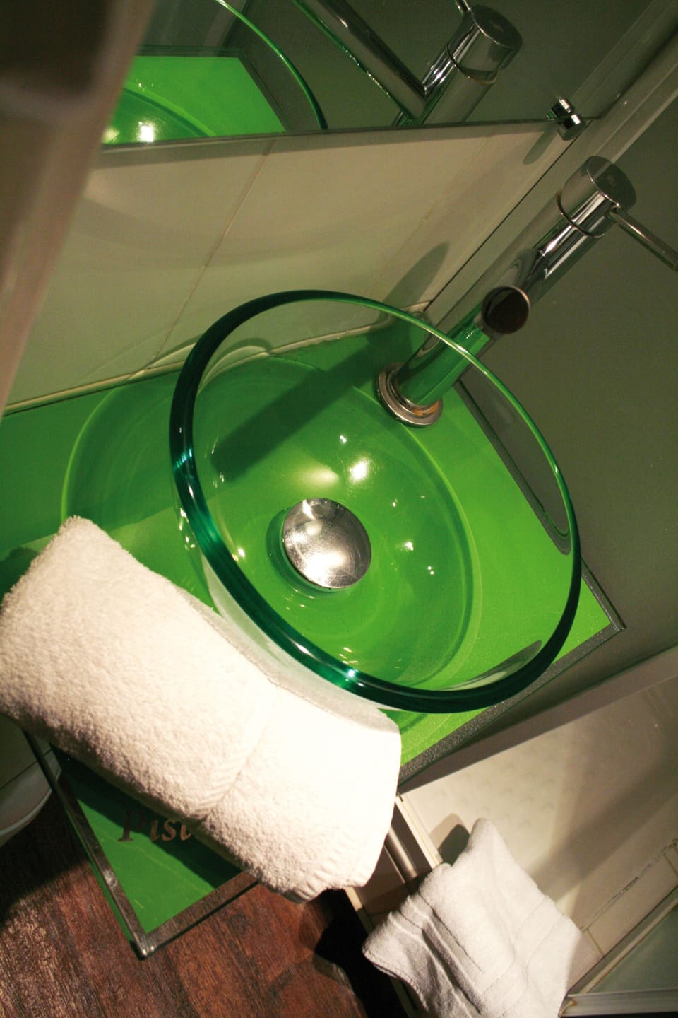 Bathroom sink