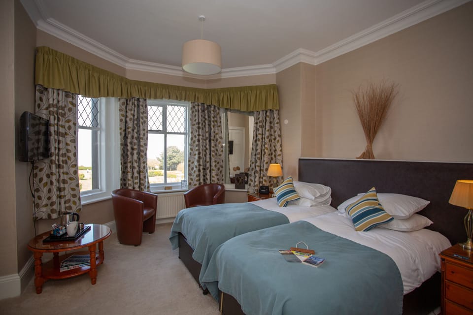Sea View Double or Twin Room | Desk, iron/ironing board, free WiFi, bed sheets