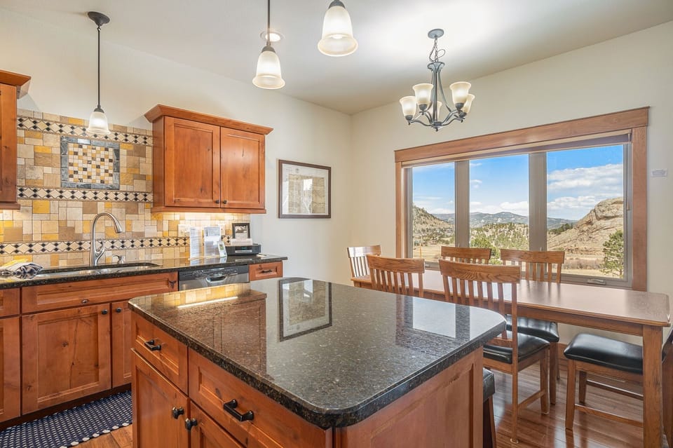Townhome, 3 Bedrooms | Private kitchen | Full-size fridge, microwave, oven, stovetop