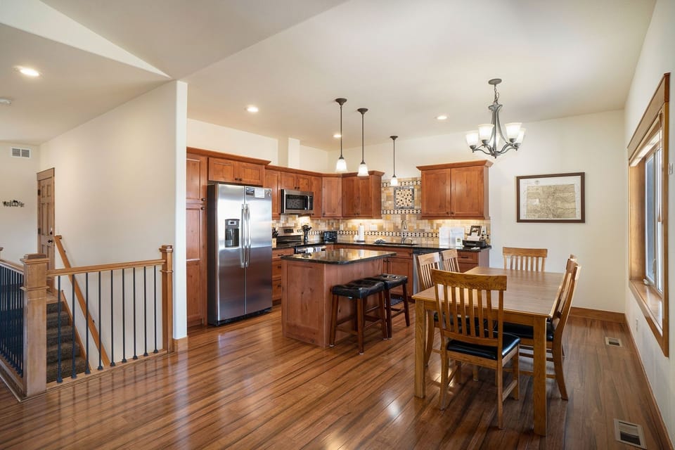 Townhome, 3 Bedrooms | Private kitchen | Full-size fridge, microwave, oven, stovetop