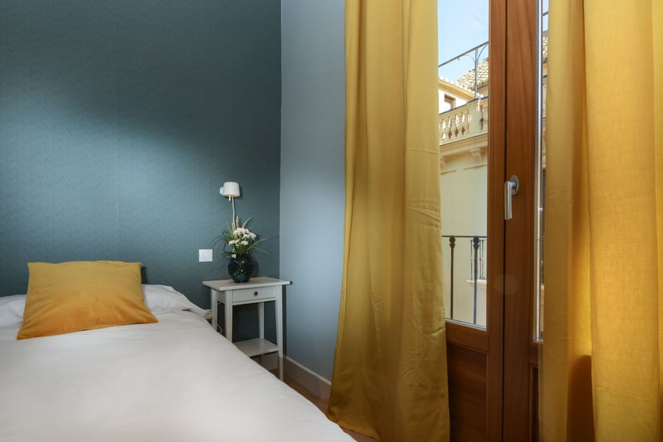 Standard Twin Room, 1 Bedroom, Shared Bathroom, City View | Blackout drapes, soundproofing, free WiFi, bed sheets