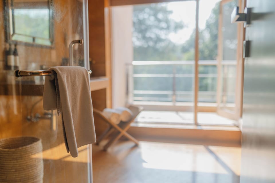 Eagle's Perch | 2 BR | Bathroom | Shower, rainfall showerhead, hair dryer, bathrobes