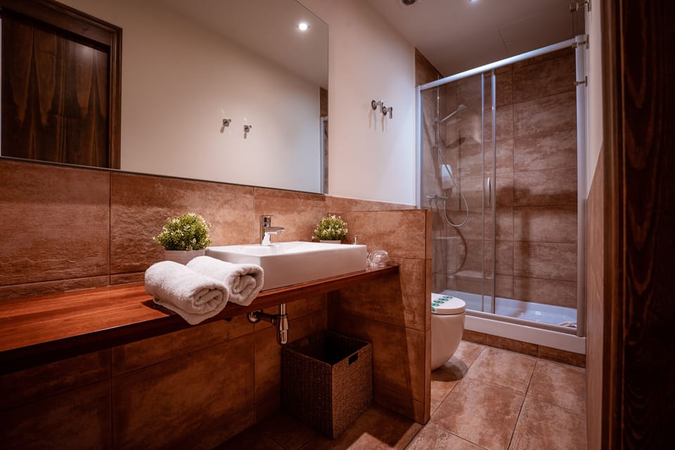 Standard Double Room | Free WiFi, bed sheets