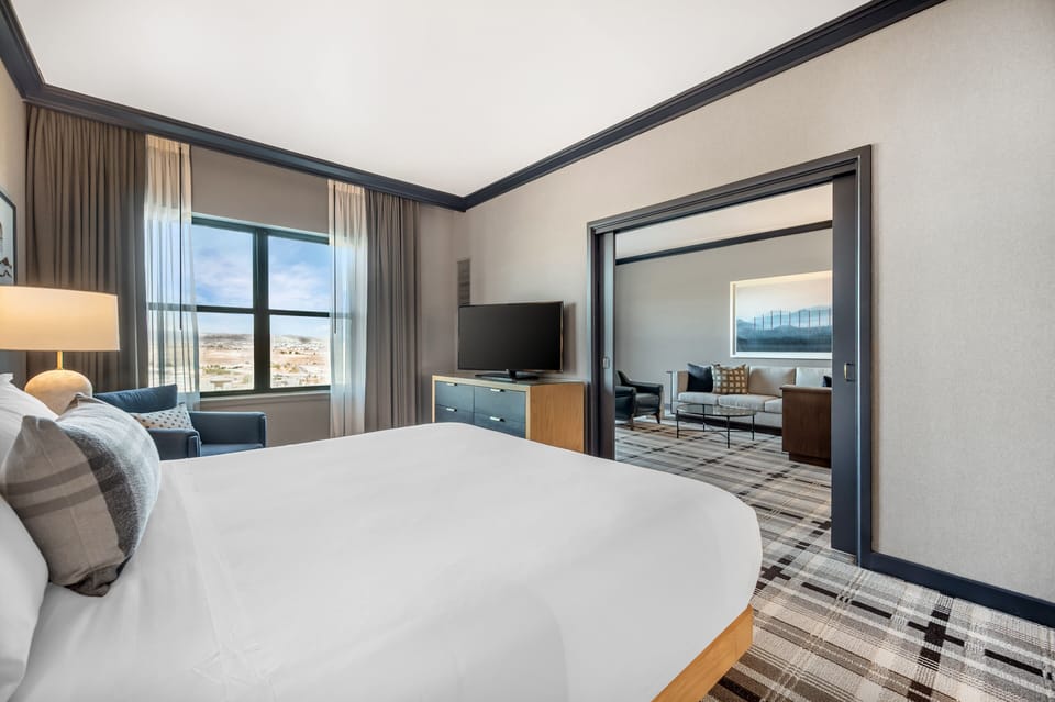 Suite, 1 King Bed | Premium bedding, in-room safe, desk, laptop workspace