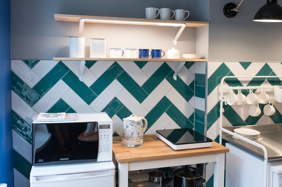 Comfort Apartment, 2 Bedrooms, Hill View, Slope side | Private kitchenette | Fridge, microwave, stovetop, dishwasher