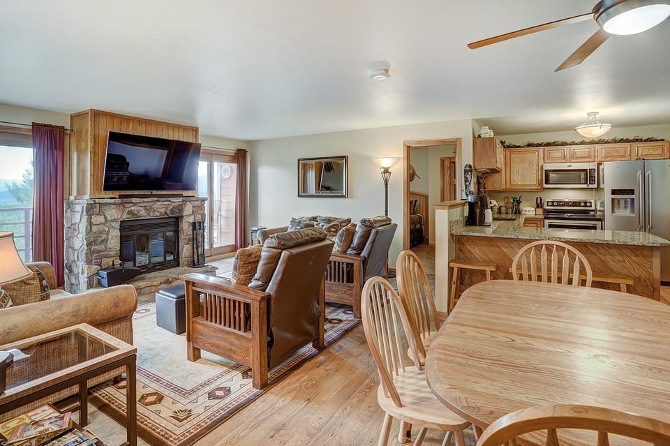 Condo, 2 Bedrooms | Interior