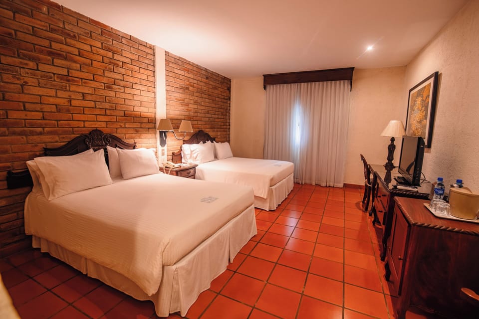 Premium bedding, in-room safe, desk, iron/ironing board