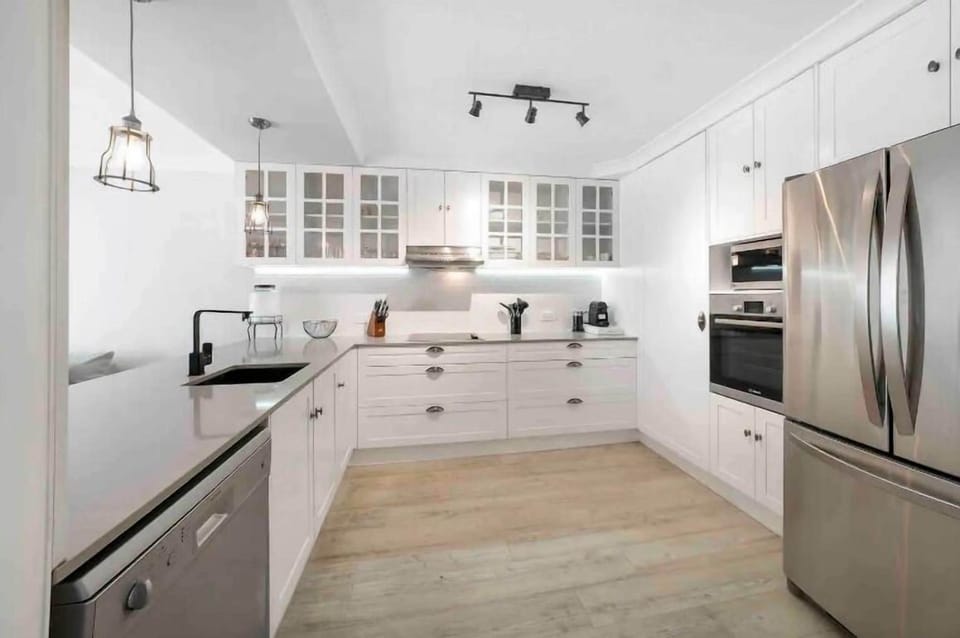 Superior Apartment | Private kitchen | Coffee/tea maker, fridge, microwave, oven