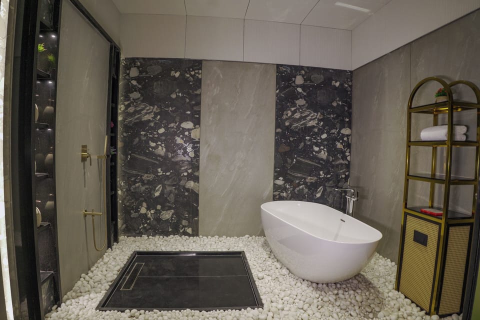 Presidential Villa | Bathroom | Free toiletries, hair dryer, bathrobes, soap