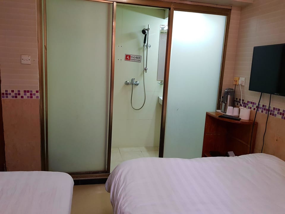 Family Triple Room, Multiple Beds | Bathroom shower