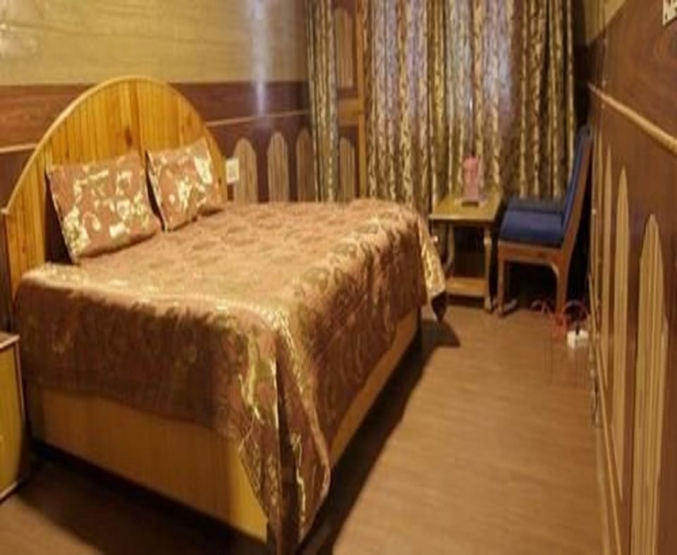 Deluxe Room, 1 Double Bed, Smoking | Rollaway beds, free WiFi