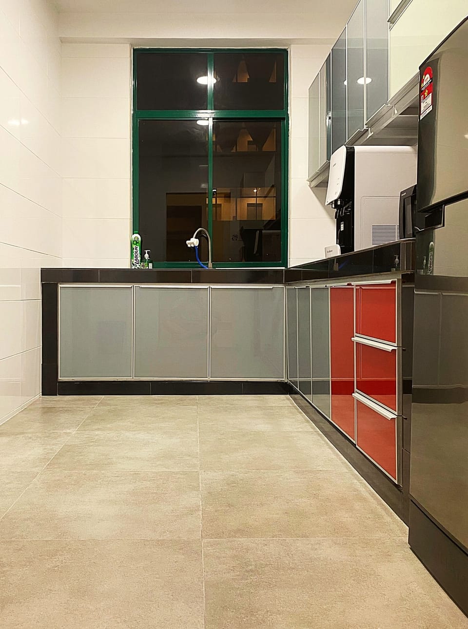 Amadel Residence 11 | Private kitchen | Full-size fridge, dishwasher, cookware/dishes/utensils