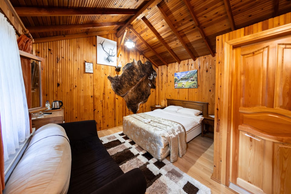 Bungalow | Minibar, desk, iron/ironing board, free WiFi