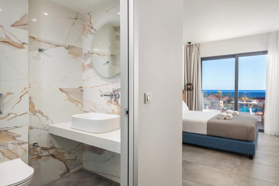 Room | Bathroom | Shower, hair dryer, towels