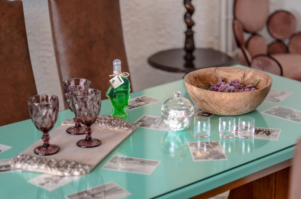 Traditional Duplex | Living area | Flat-screen TV