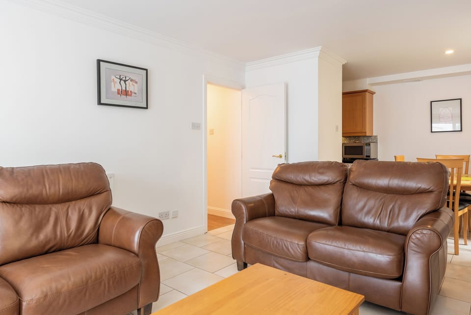 Apartment, 2 Bedrooms | Living area | TV