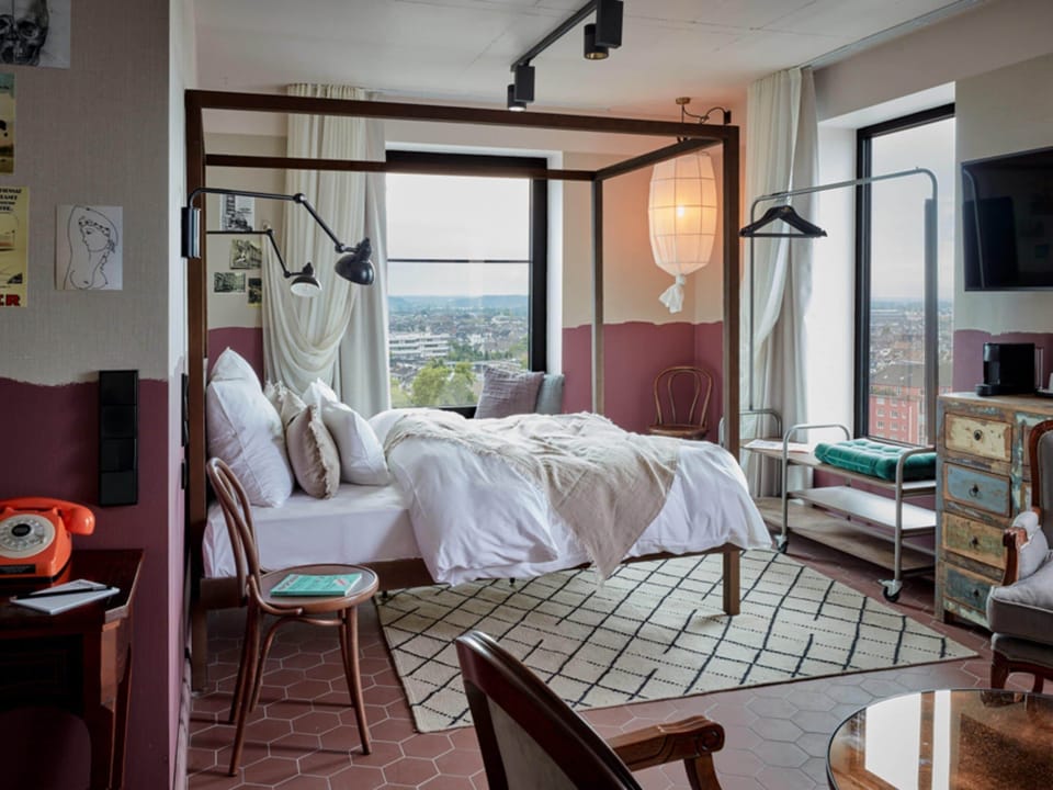 Hypo-allergenic bedding, memory foam beds, minibar, in-room safe