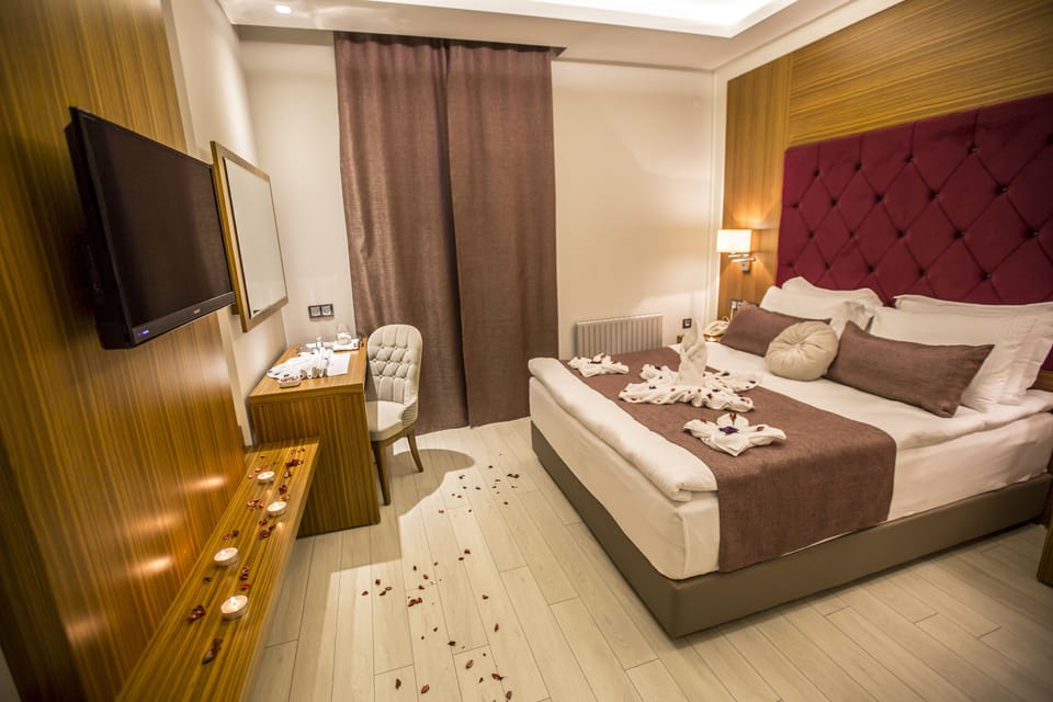 1 bedroom, premium bedding, minibar, in-room safe