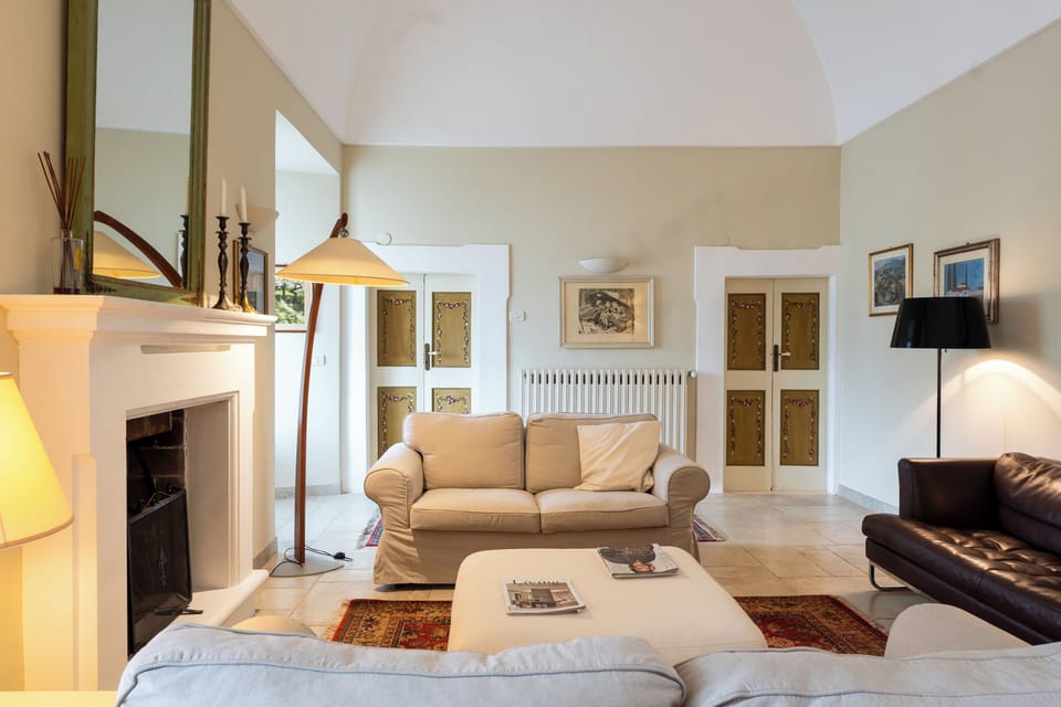 Apartment | Living area | Flat-screen TV