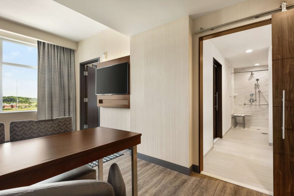 Premium bedding, pillowtop beds, in-room safe, desk