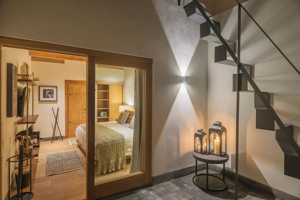 Suite 2 | Premium bedding, in-room safe, individually decorated