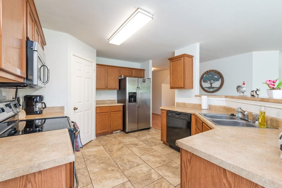 Well equipped kitchen