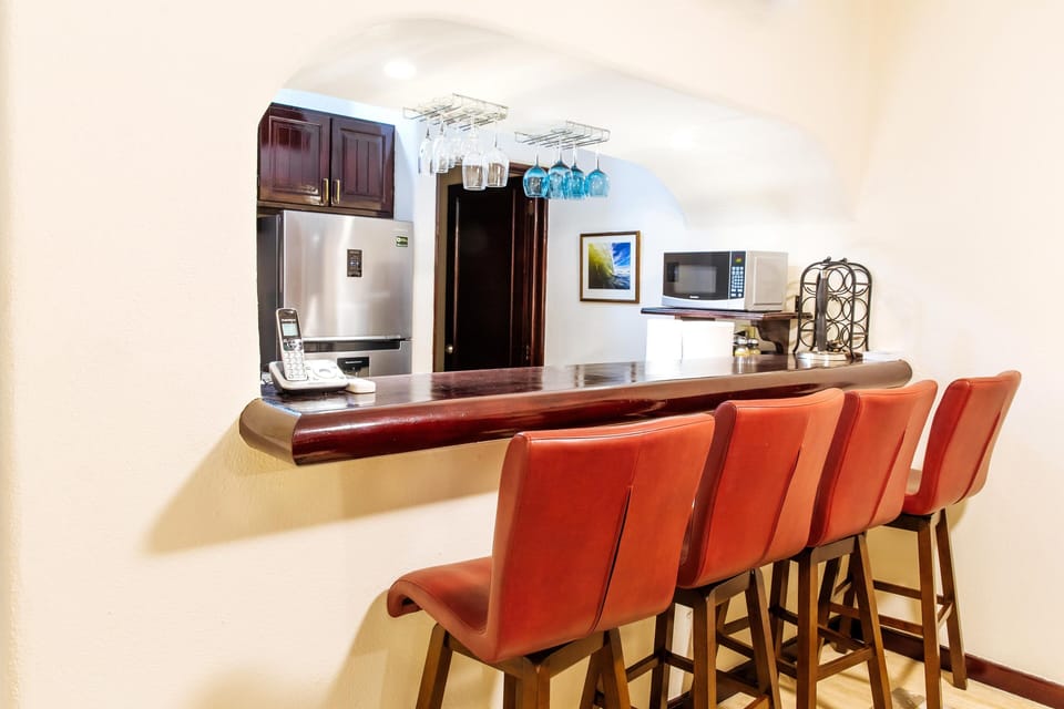 Kitchen bar