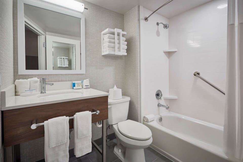 Combined shower/tub, free toiletries, hair dryer, bathrobes
