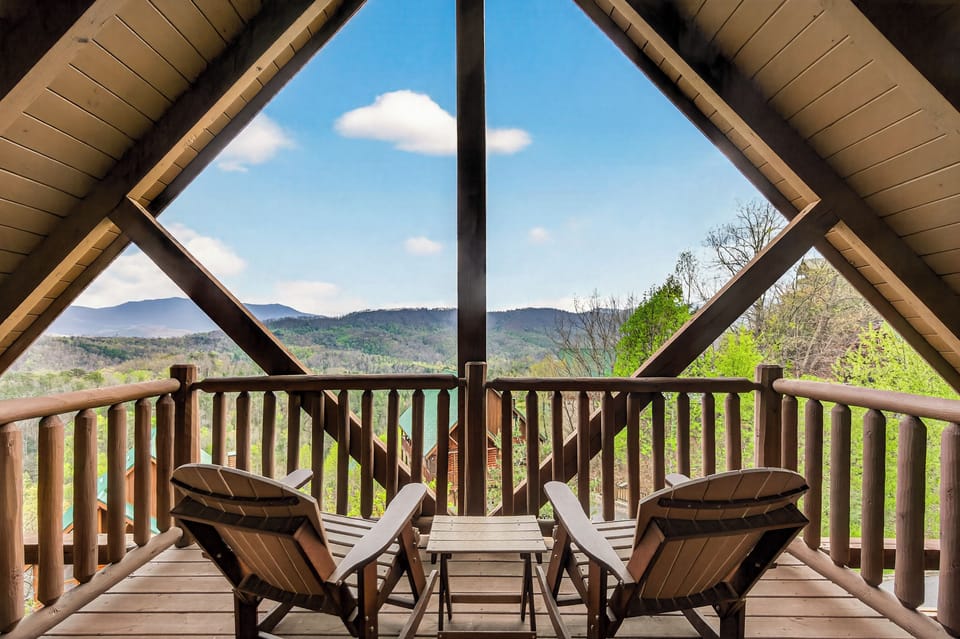 2nd story deck with 2 rockers and view of Mt LeConte 