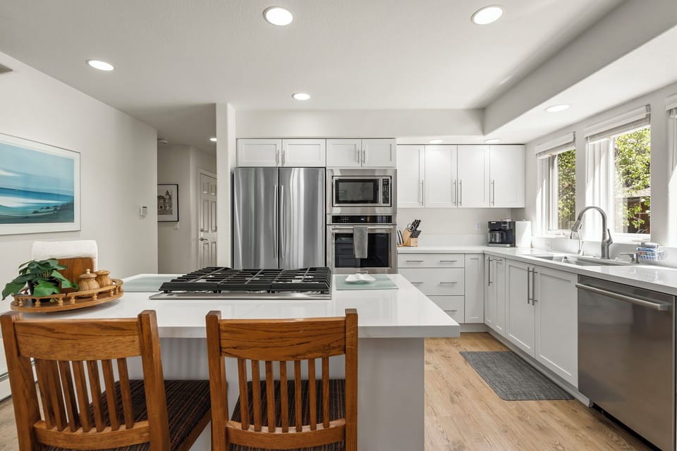 Extra seating at the kitchen island