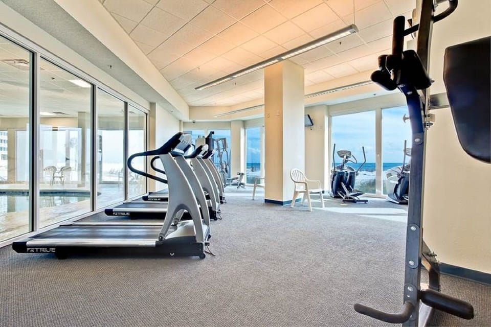 Fitness area overlooking the beach!