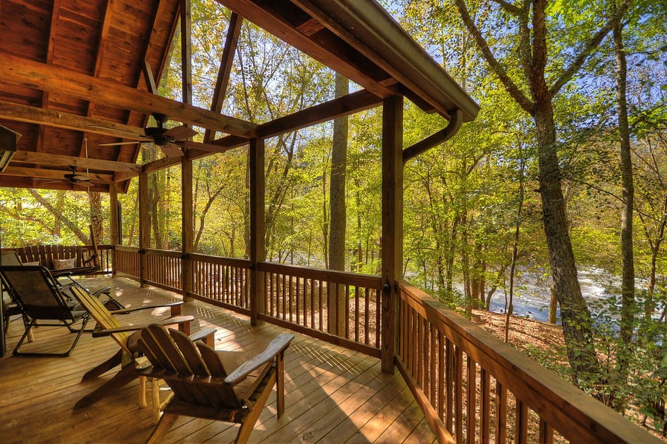 Lots of outdoor space and seating 