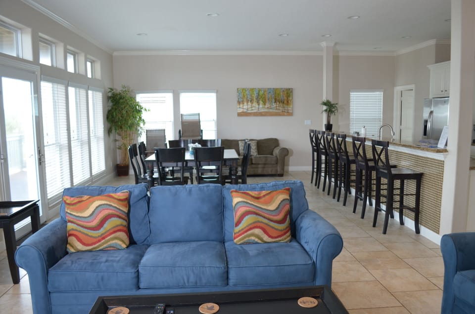 Dining area opens to Living Room and Kitchen, great for sharing a family meal!