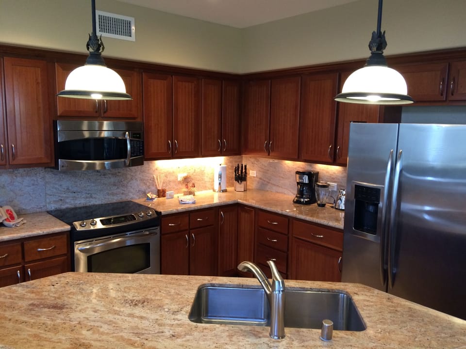 Full size deluxe kitchen