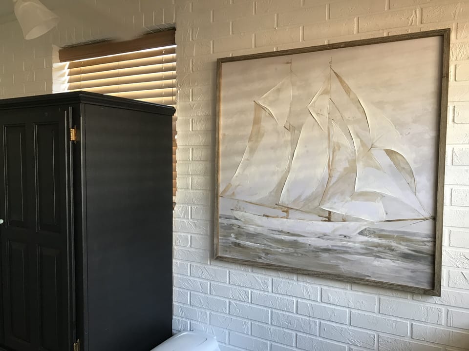 White brick wall adds charm in the kitchen