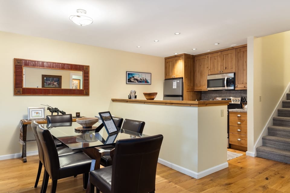 Dining Area looking into Kitchen