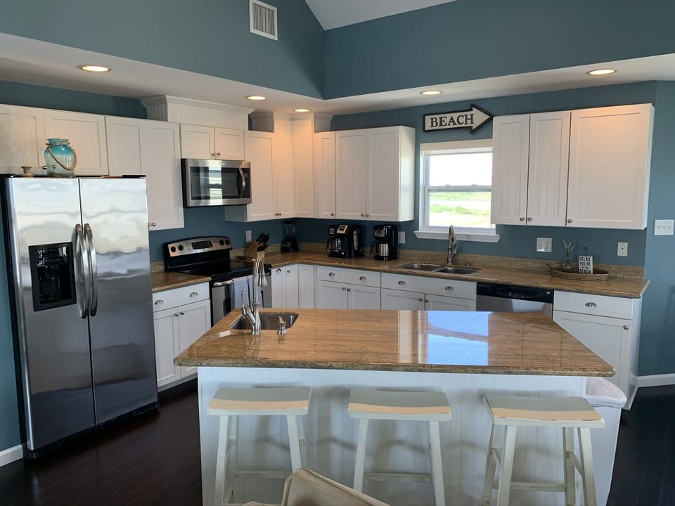 Large, fully stocked kitchen 