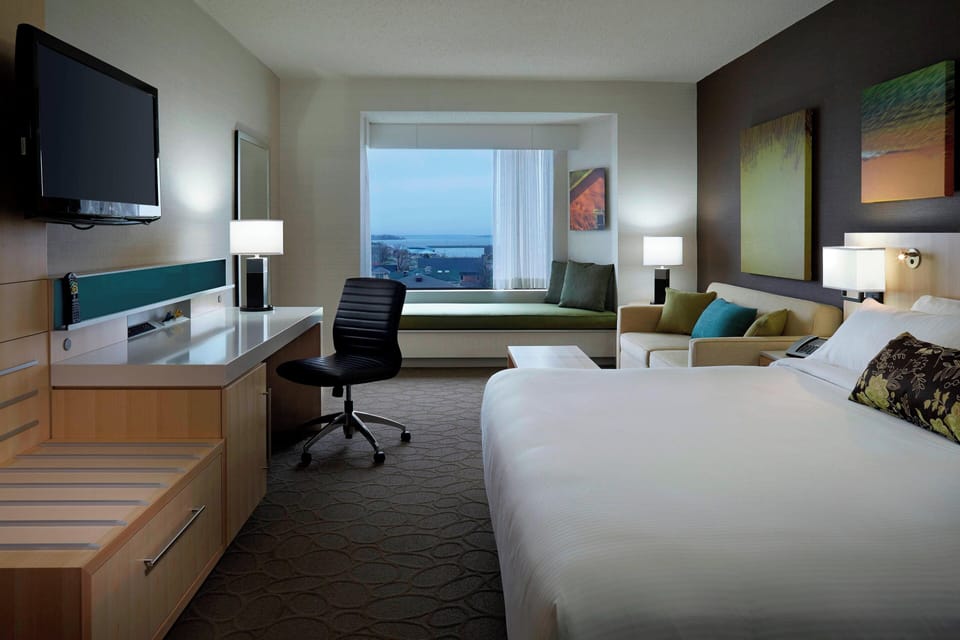 Room, 1 King Bed | Premium bedding, pillowtop beds, in-room safe, desk